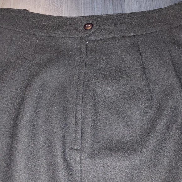 LAST CHANCE Simon Chang black midi skirt 100% wool small - Picture 5 of 9